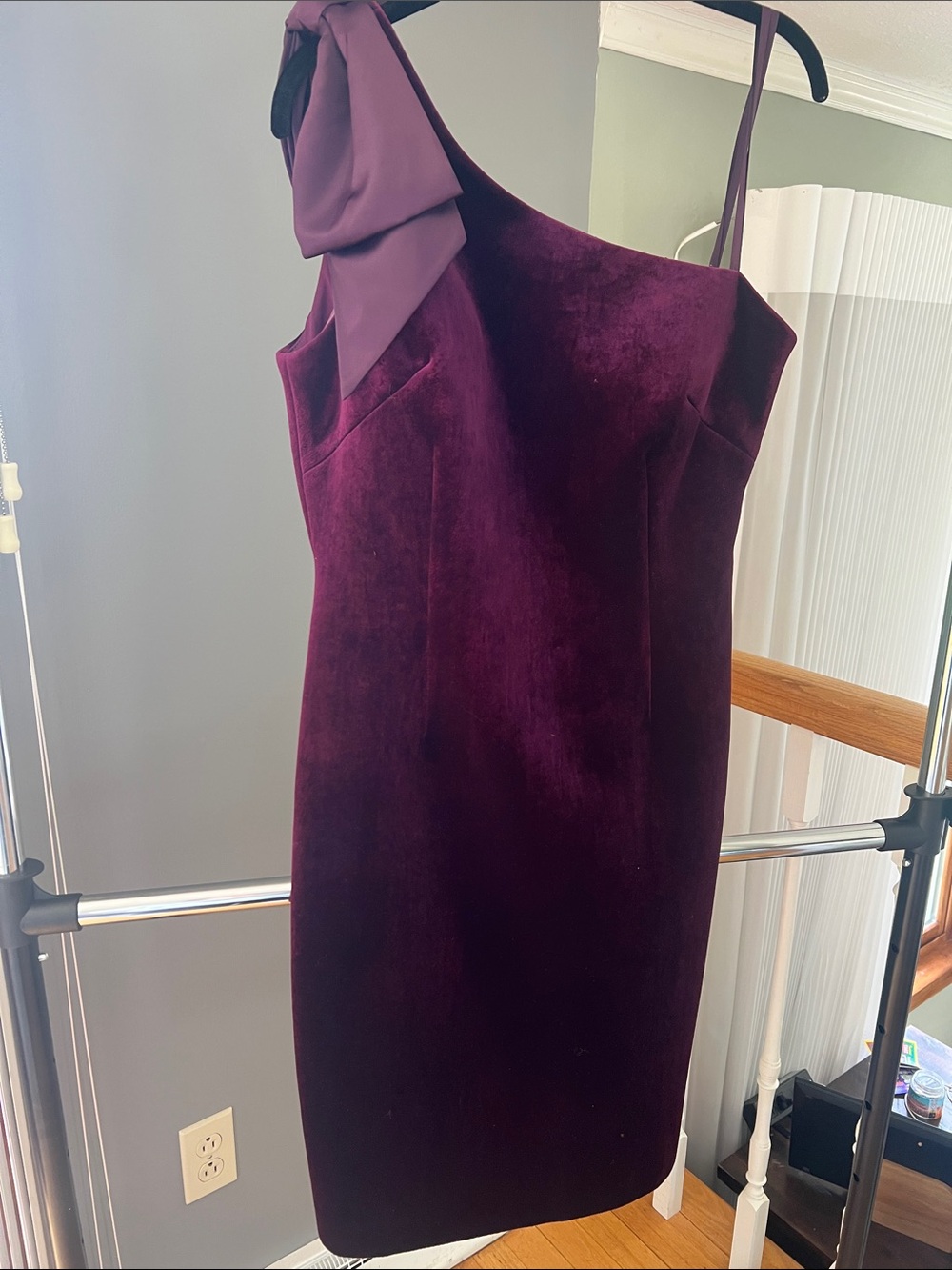 Eliza J One-Shoulder Velvet Dress in Plum